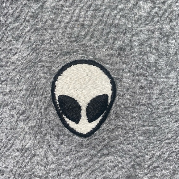 Brandy Melville Alien Top - Picture 3 of 3